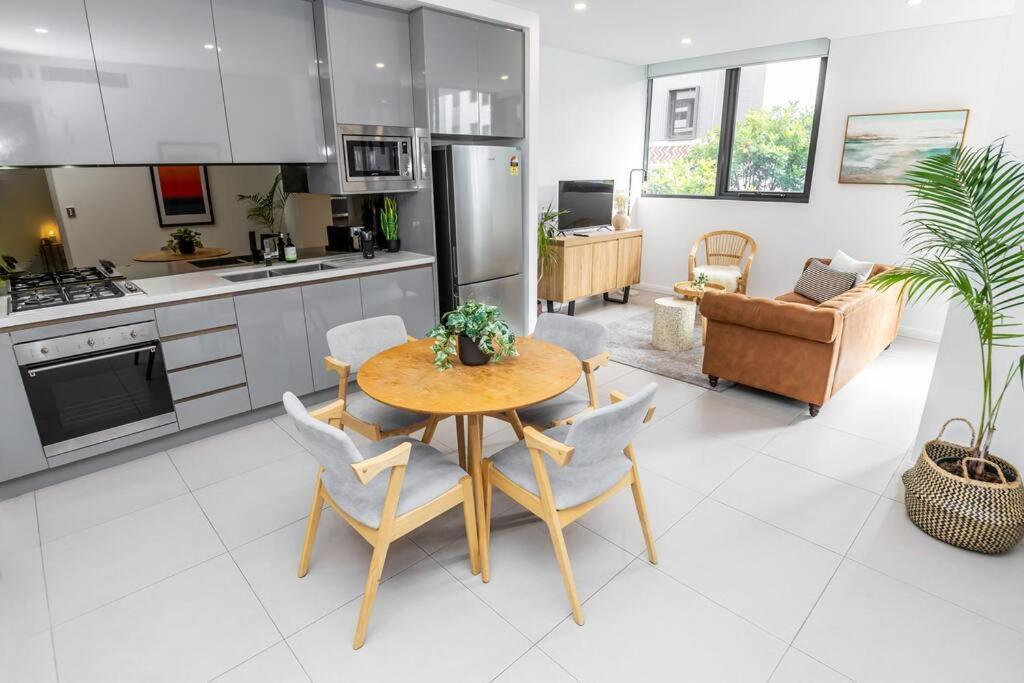 Apartment Perfect Rosebery I Zetland Wi-fi Netflix Gym Pool Sydney